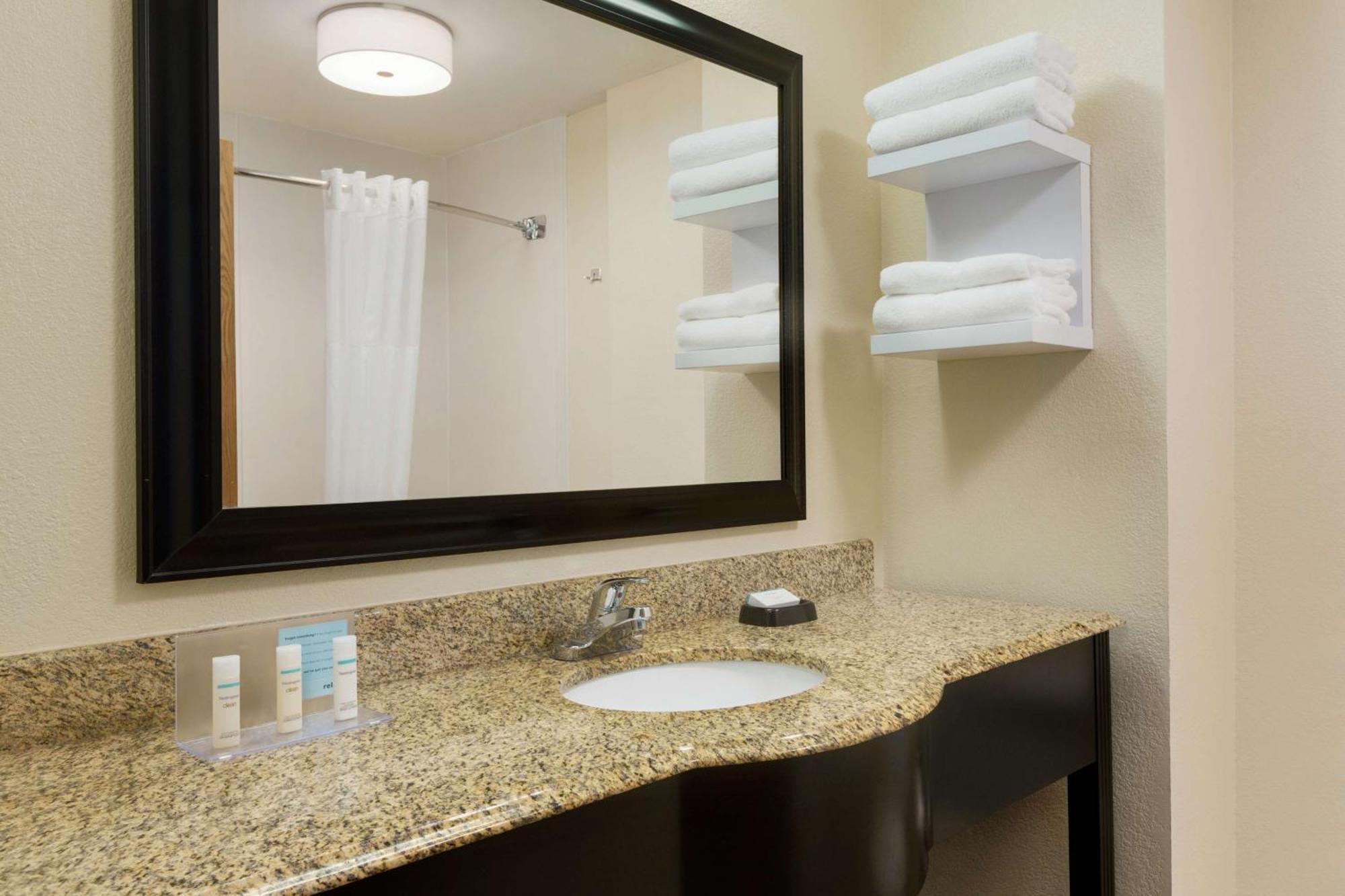 Hampton And Houston Clear Lake Nasa Hotel 3*